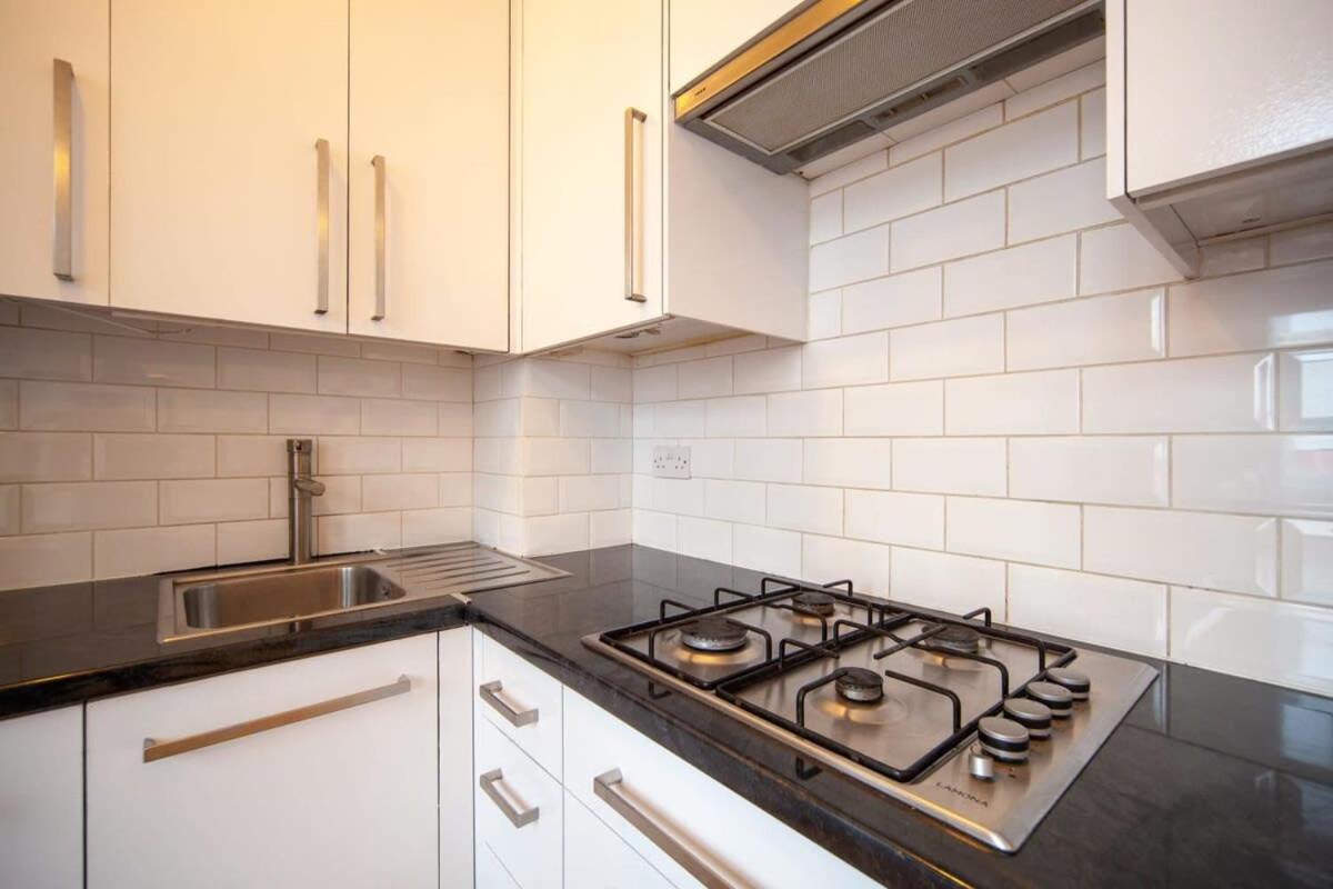 Lovely 2 Bedroom Apartment In Tooting London Exterior photo